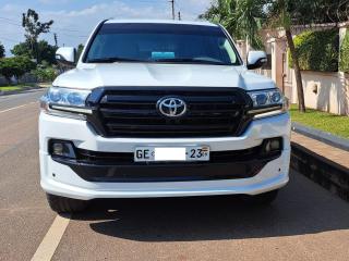 Toyota Land Cruiser - White